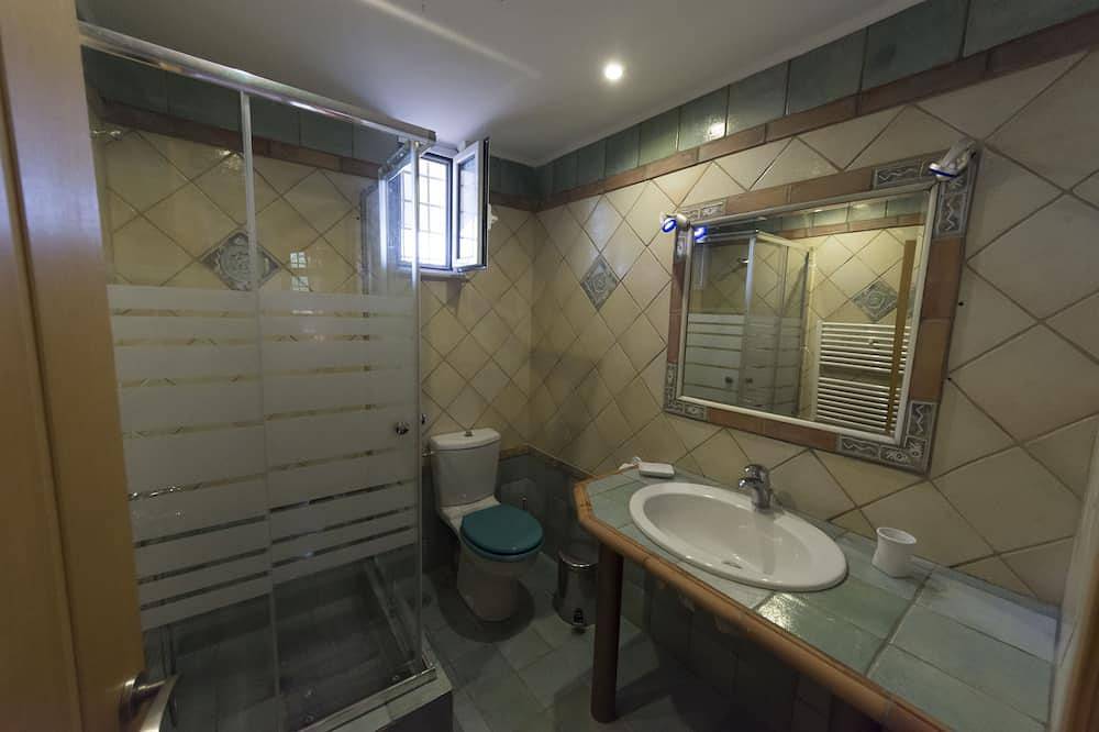 Kato Asites Villa is a 3-bedroom eco-friendly villa with a private pool in Iraklio-Heraklio region