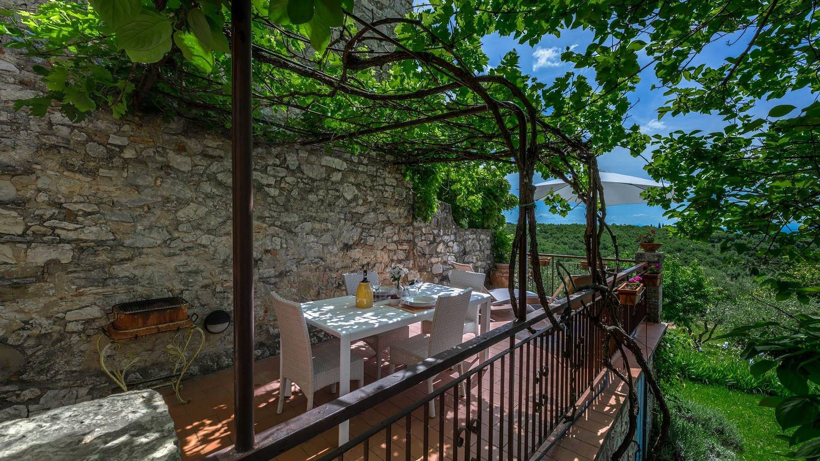 Ganze Wohnung, Casa Vecchia at Montebuoni in Gaiole in Chianti, Chianti