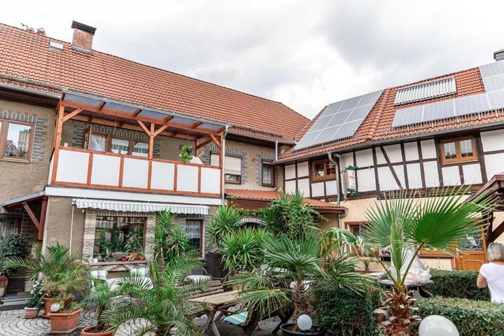 Hotel, mit Terrasse und Garten sowie Sauna und Ausblick