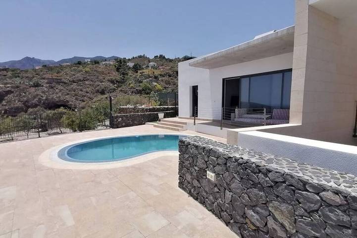 Villa für 6 Personen, mit Garten und Terrasse sowie Whirlpool - 1