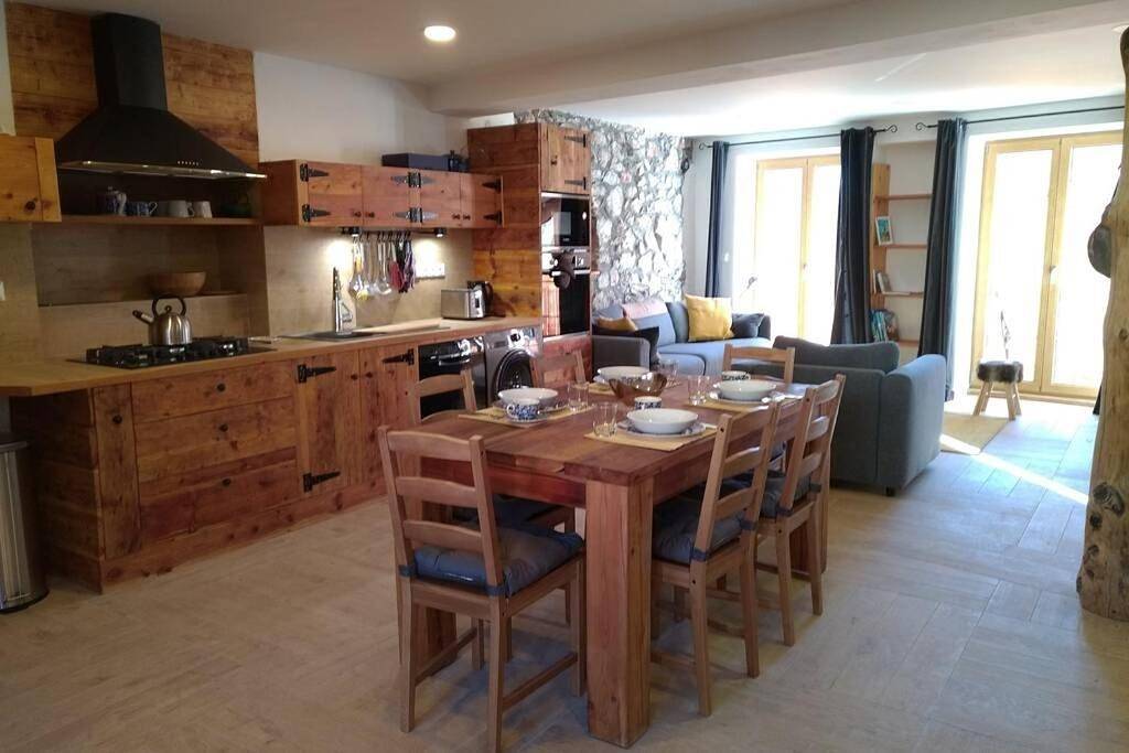 Appartement entier, Two-Bedroom Apartment in Val-des-Prés, Région de Briançon