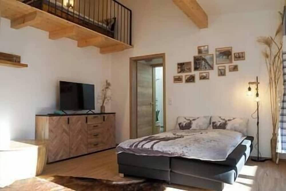 Ganze Wohnung, Loftwohnung \"Kaiserblick\" im Inntal - zentral & ruhig in Flintsbach am Inn, Bayerische Alpen