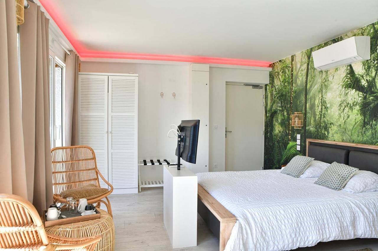 Suite Aracari, clim, balneo, terrasse - Parc des Oiseaux in Villars-les-Dombes, Ain