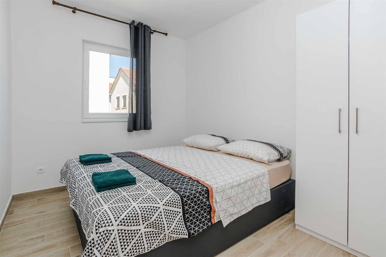 Geheel appartement, Vakantieappartement voor 4 personen met balkon/terras in Vir