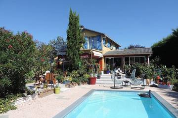 Maison d’hôte pour 4 personnes, avec piscine ainsi que jacuzzi et jardin à Saint-Chef