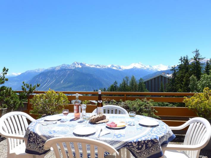 Location de vacances pour 4 personnes, avec terrasse, animaux acceptés à Crans-Montana