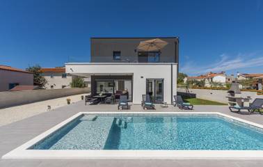 Villa für 8 Personen in Pula