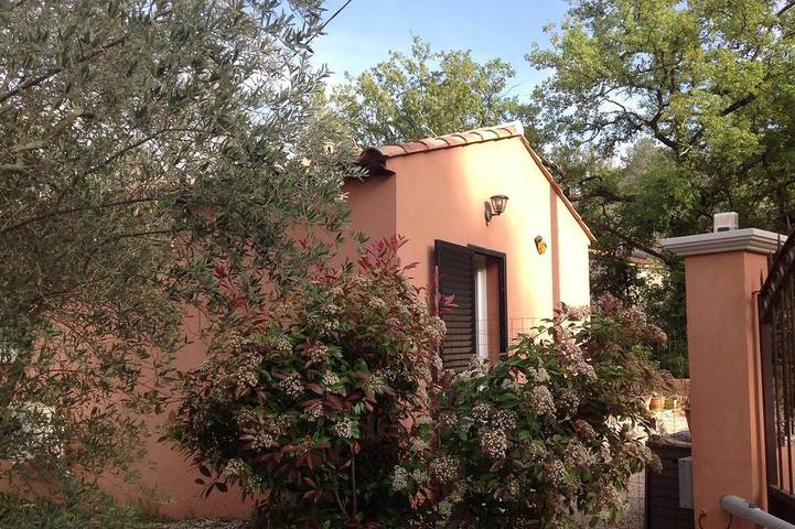 Gîte pour 4 personnes, avec jardin et terrasse