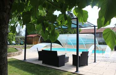 Cottage pour 2 personnes, avec jardin et piscine à Daglan
