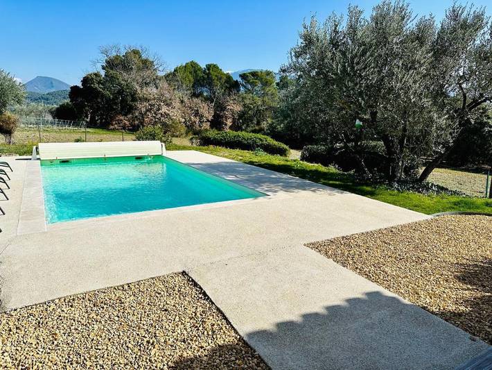 Location de vacances pour 8 personnes, avec piscine et jardin ainsi que terrasse et vue, animaux acceptés à Entrechaux - 3