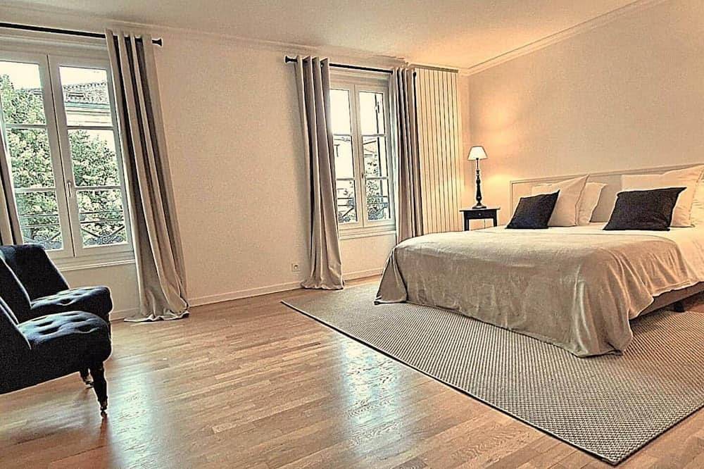 Appartement entier, Patio de l'Isle - Duplex 1 & 2 - 14 pers in Périgueux, Périgord Blanc