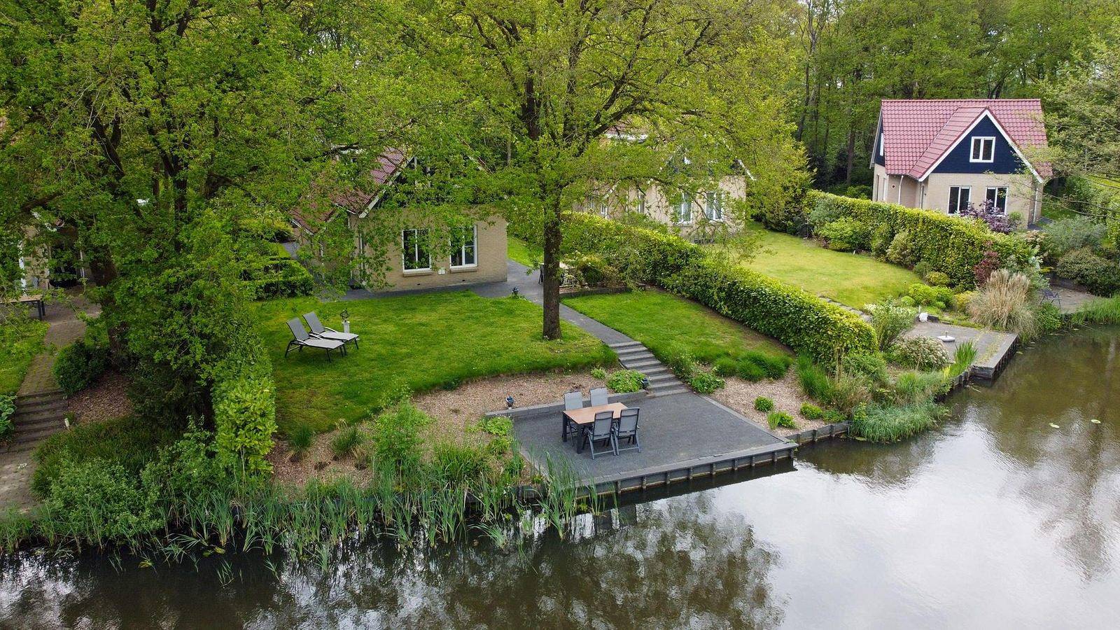 Ferienhaus am Wasser für 6 Personen mit Sauna und großem Garten in Westerbork in Drenthe