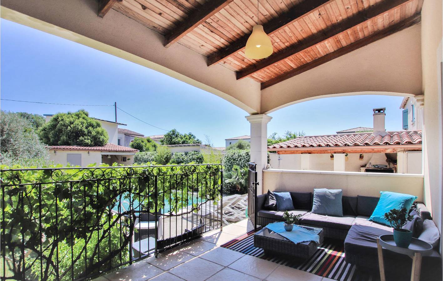 Charmant appartement 2BR avec piscine, parking et jardin - Avignon in Les Angles (Gard), Région de Nîmes