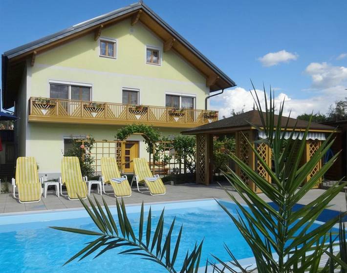 Maison d’hôte pour 2 personnes, avec jardin ainsi que terrasse et piscine à Graz