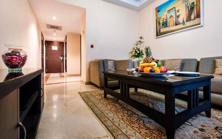 Hôtel pour 2 personnes, avec vue ainsi que piscine et jardin à Agadir - 2