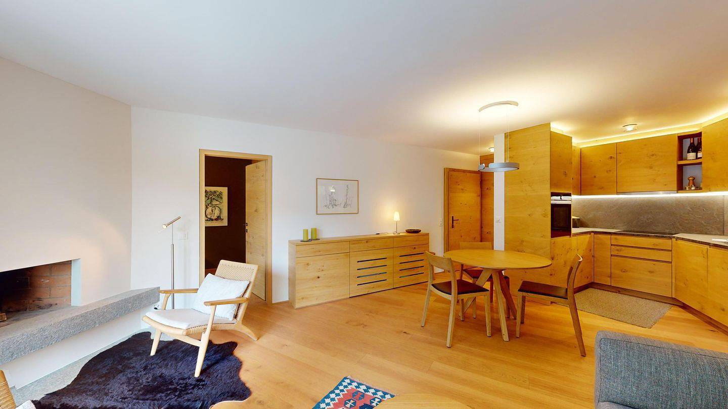 Ganze Wohnung, Ferienwohnung für 2 Personen mit Terrasse in Zuoz, Sankt Moritz