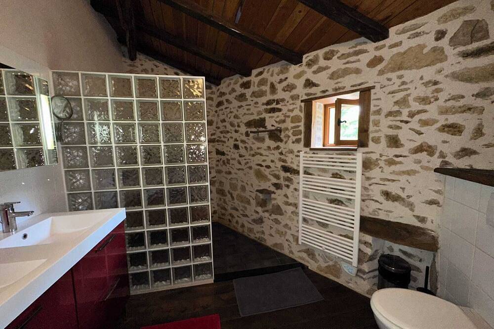 Appartement entier, Chambre \"Planchas\" - Deluxe Double ou Lits Jumeaux (n°8) in Rouzède, Charente