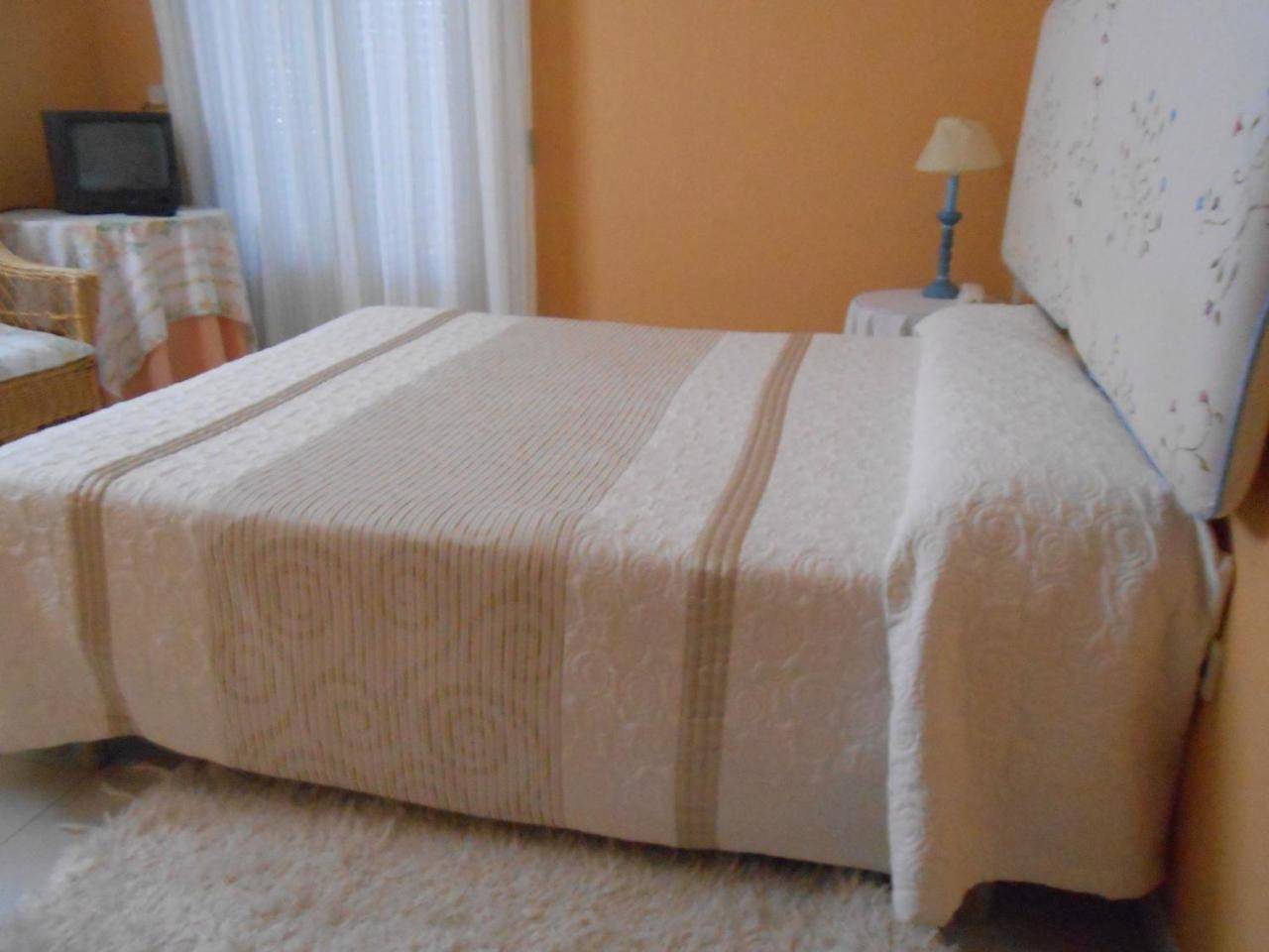 Hostal Burgos in Torrecaballeros, Provincia de Segovia