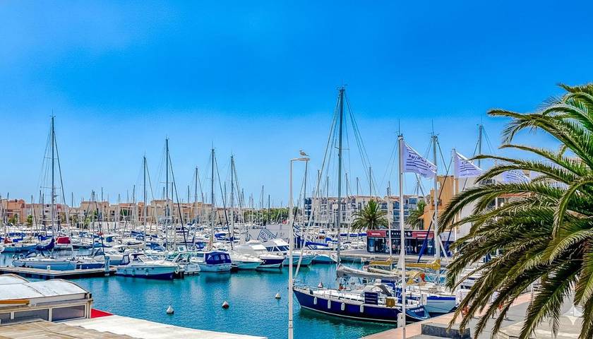 Gîte pour 3 personnes, avec Balcon et Jacuzzi ainsi que Terrasse et Vue dans Office De Tourisme De Gruissan - 2