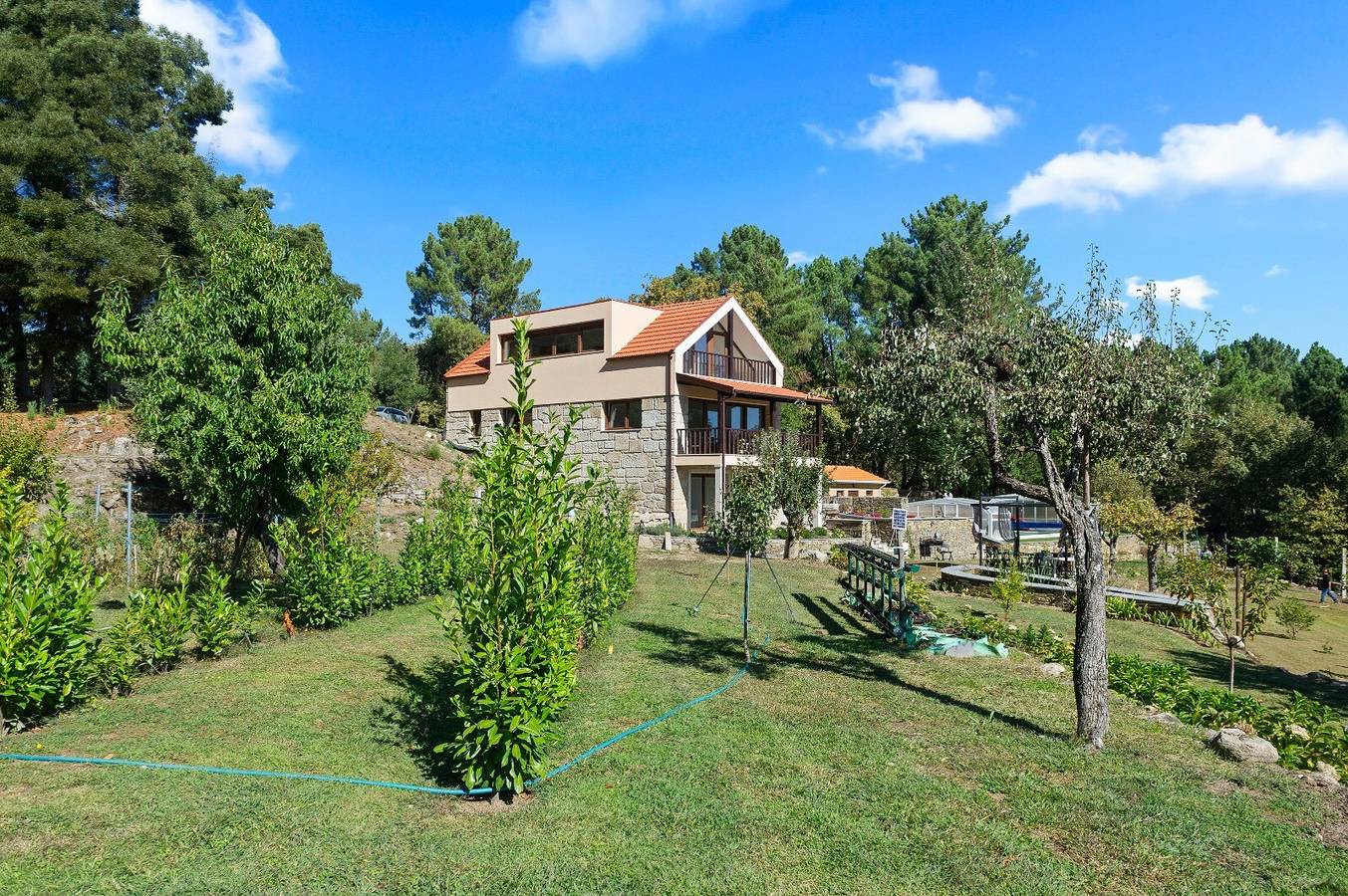 Bed & Breakfast 'Piso Lua' met Uitzicht op de Bergen en Verwarmd Zwembad, foto 9