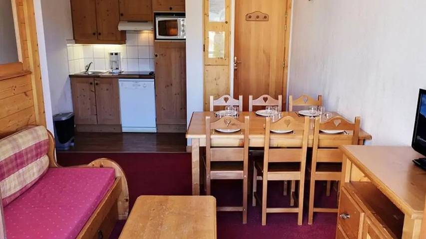 Gîte pour 7 personnes, avec piscine et balcon dans Office De Tourisme De Notre Dame De Bellecombe - 4