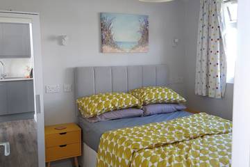 Chalet for 3 People in Dartmouth, Devon, Photo 1