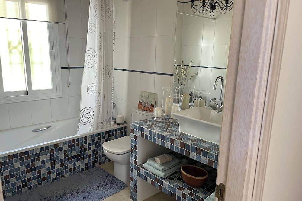 Apartamento entero, Finca Ematejo Rodeada De Naturaleza Un Espacio Con Personalidad Propia in Genalguacil, Provincia de Málaga
