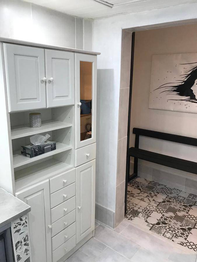Appartement entier, Apartment - Ground Floor in Donzère, Région de nyons