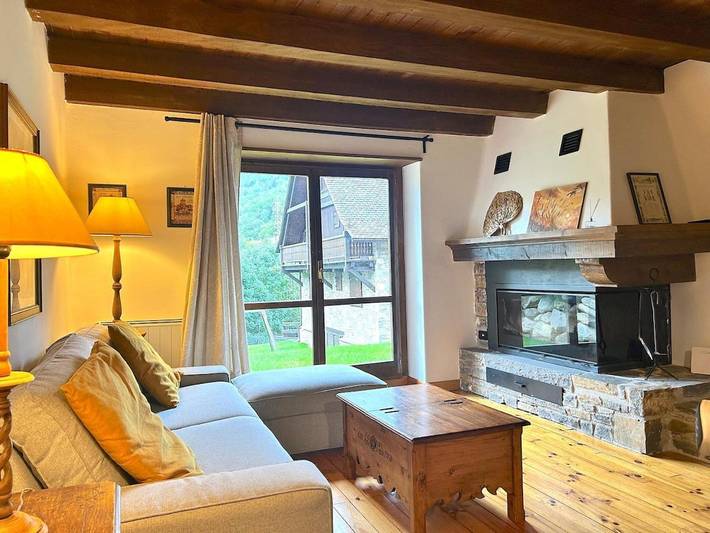 Casa de vacaciones para 8 personas, con vistas y terraza en el Valle de Aran