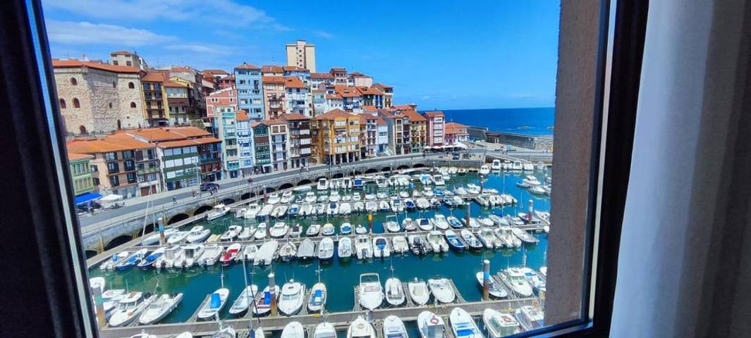 Gîte pour 4 personnes, avec vue et balcon à Bermeo