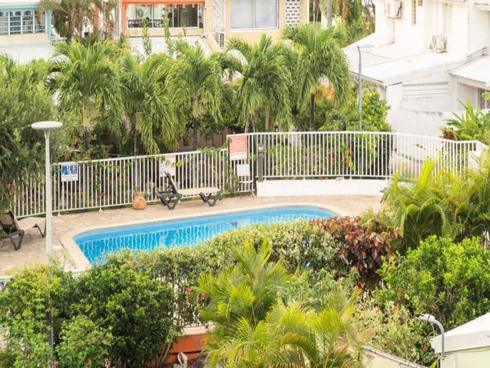 Gîte pour 4 personnes, avec piscine et balcon, adapté aux familles dans Port De Saint Francois - 3