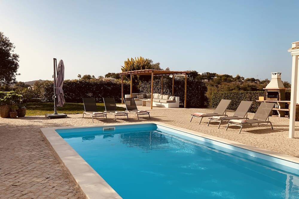 Vivenda numa localização tranquila, com todo o conforto para 6 pessoas in Paderne, Distrito de Faro