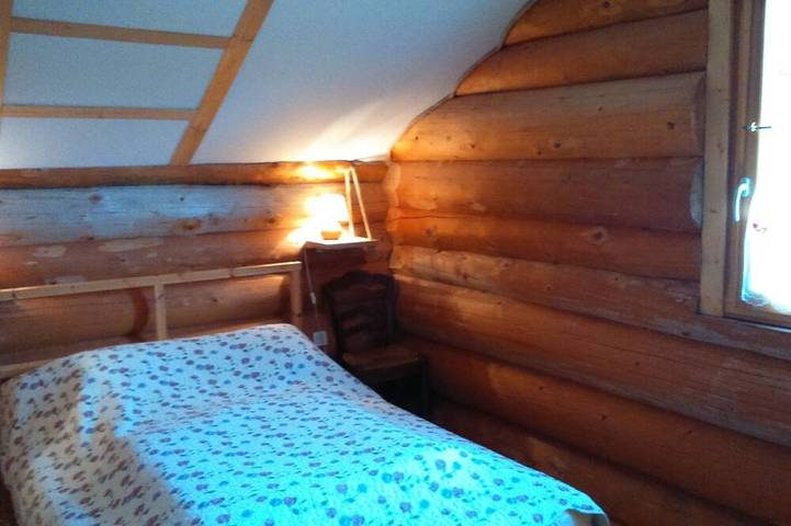 Gîte pour 8 personnes, avec jardin et terrasse, animaux acceptés à Prunières - 2