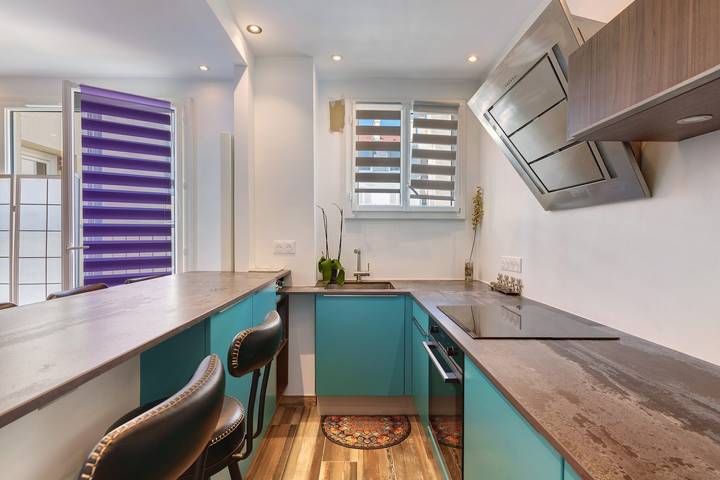 Entire apartment, Studio 'Aura' in Paris in Eiffel Tower, Paris
