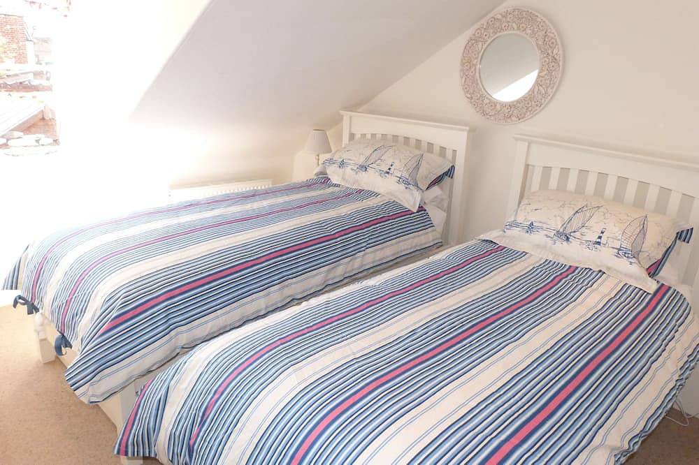 Grade Ii Listed Characterful Cottage In The Coastal Town Of Wells-Next-The-Sea in Wells-next-the-Sea, Norfolk Coast
