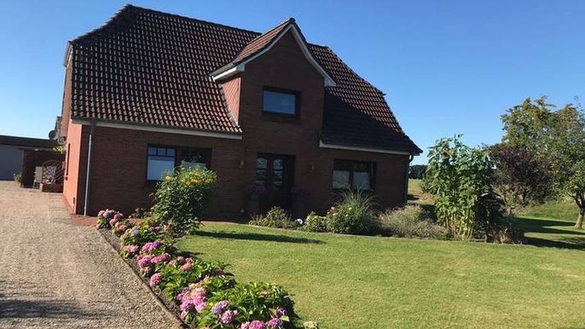 Ferienwohnung für 6 Personen, mit Terrasse und Garten in Janneby