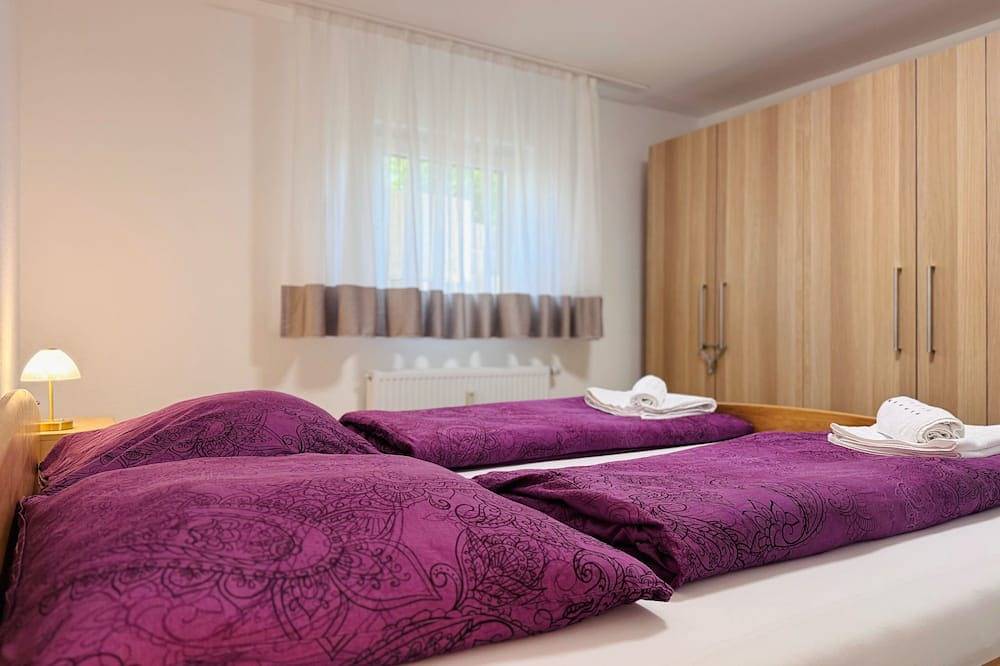 Entire apartment, Charmante 2-zimmer-wohnung mit Großer Terrasse in Böblingen, Northern Black Forest