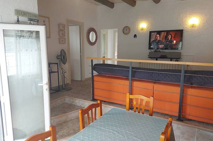 Hübsche ebenerdige Villa zwischen Meer und Wald mit kostenlosem WIFI. in l'Escala, Oberampurien