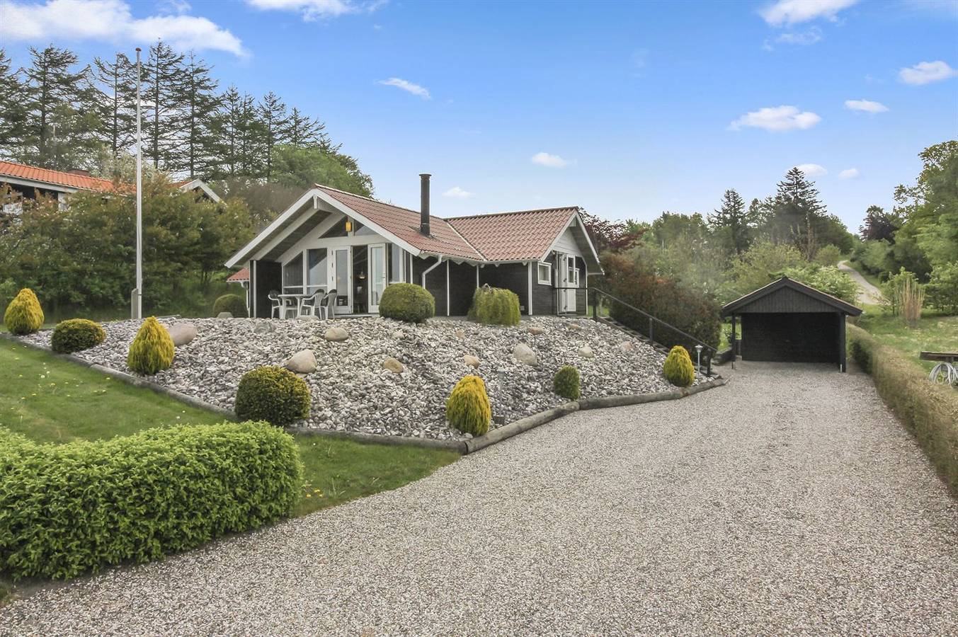 Stunning home in Løgstrup w/ 3 Bedrooms in Hjarbæk, Limfjord in Westjütland