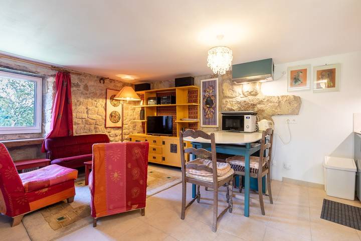 Holiday Home 'La Treille' with Mountain View and Wi-Fi in Saint-Barthélemy-Grozon, Tournon-sur-Rhône Området