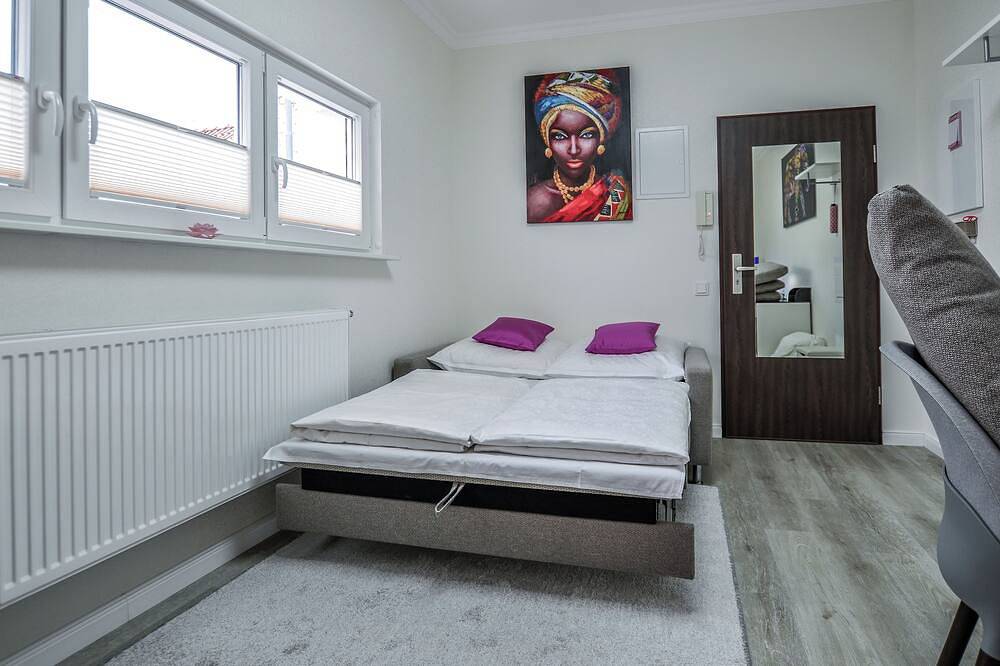 Entire apartment, Stylish & chic, 2 room terrace apartment, 4 persons, subway 2 minutes walk in Nippes (Cologne), Cologne