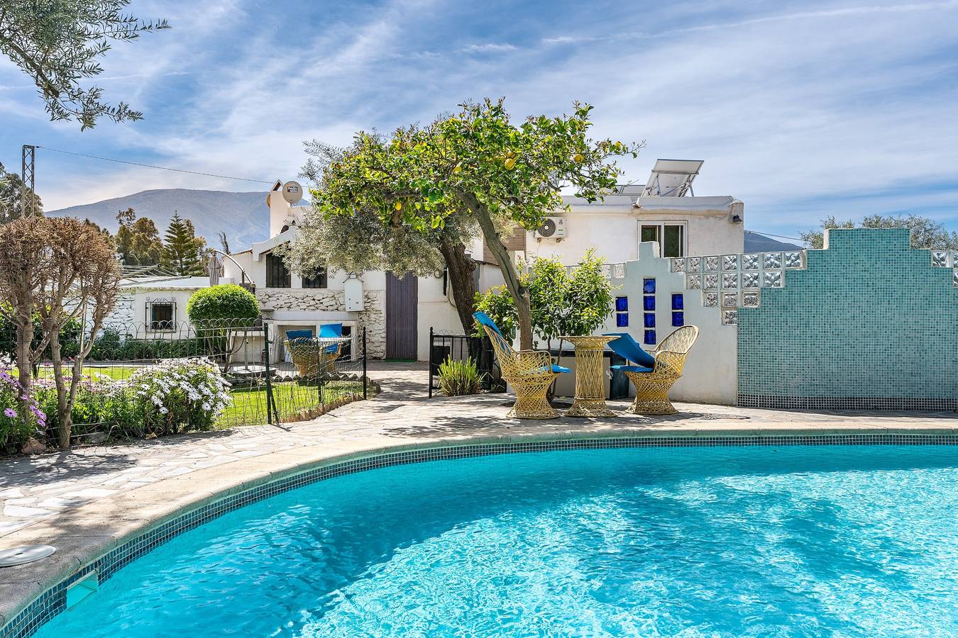Holiday Cottage 'El Nido' with Pool, Mountain View & Wi-Fi in Órgiva, Granada Province