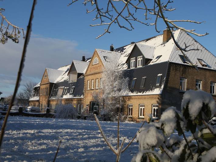 Ferienwohnung für 6 Personen, mit Balkon und Sauna sowie Garten, kinderfreundlich in Güby