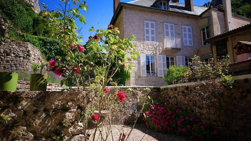Chambre d’hôte pour 4 personnes, avec vue ainsi que jardin et terrasse
