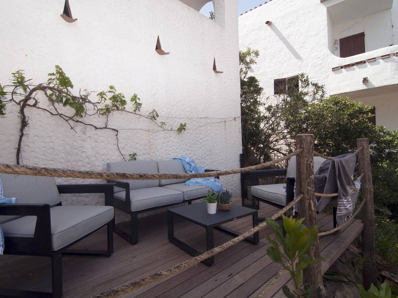 Hermosa Casa Moderna a 500m de la Playa con Aire y Wifi in Punta Montgo, La Escala