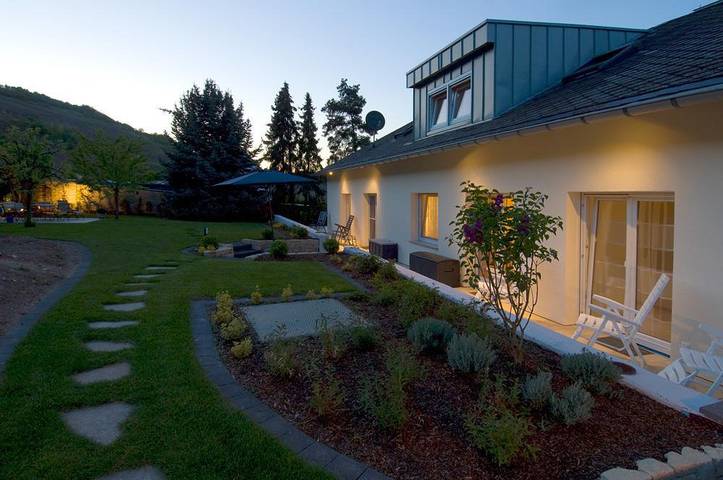 Ferienwohnung für 2 Personen, mit Balkon und Terrasse sowie Garten und Ausblick in Traben-Trarbach und Umbegung