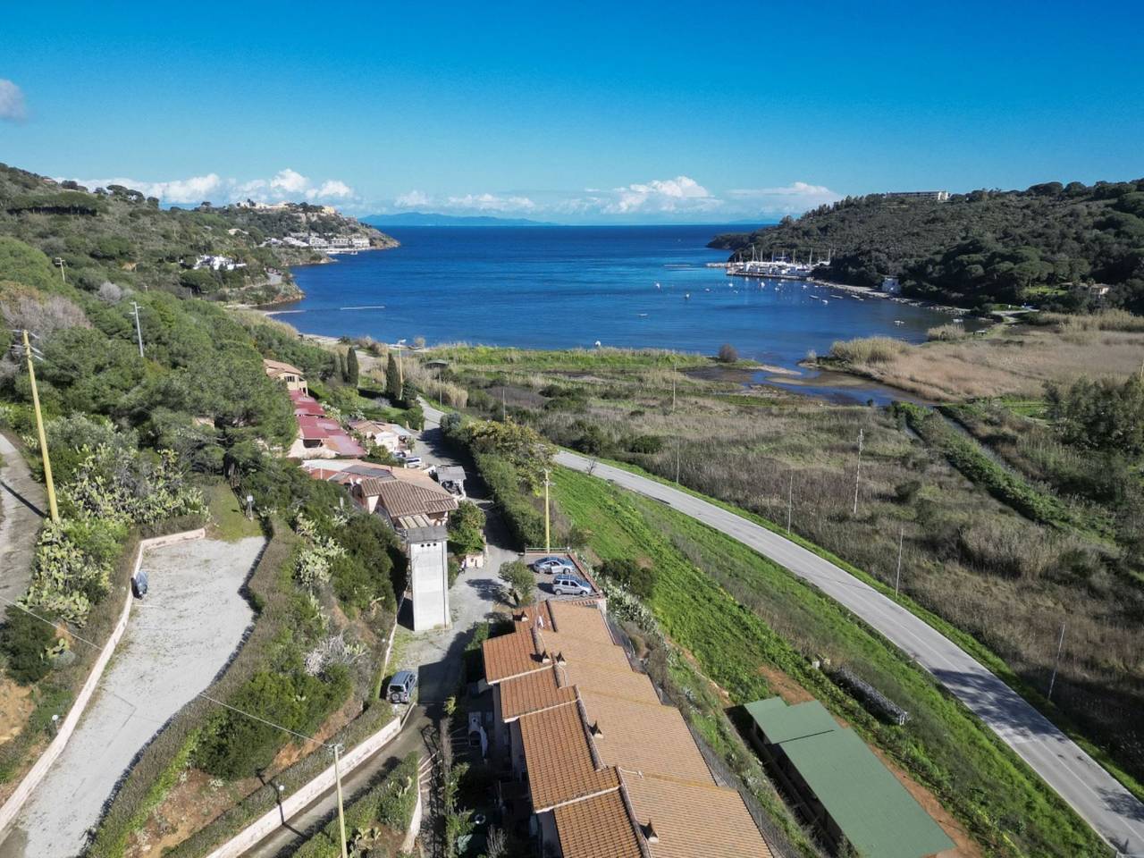 Ganze Ferienwohnung, Ferienwohnung für 4 Personen mit Terrasse in Cala di Mola, Naregno
