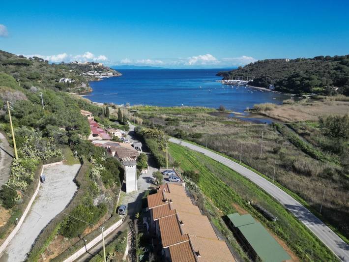 Appartamento per 4 persone, con Balcone e Terrazza nonché Giardino a Porto Azzurro