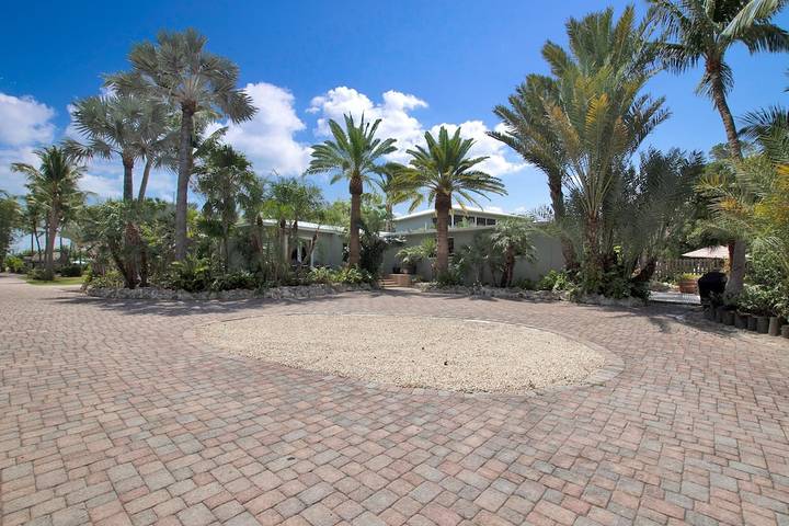 Holiday rental for 20 people, with garden in Florida