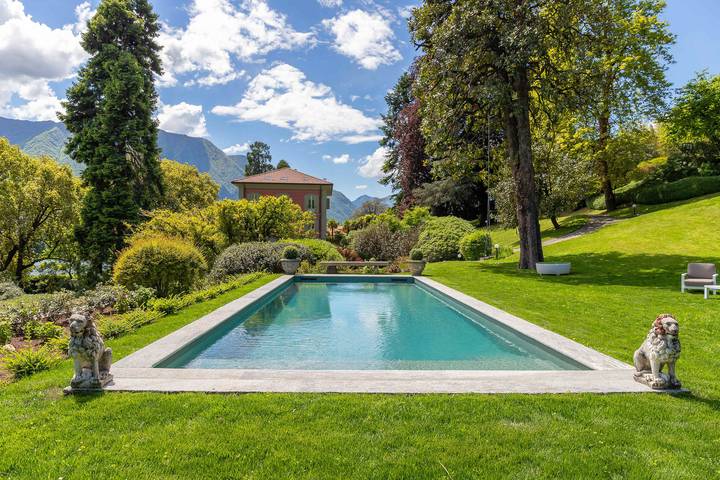 Villa per 18 persone, con Balcone e Terrazza nonché Giardino e Vista lago a Tremezzina